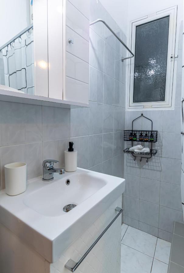 Ferienwohnung Couple Getaway With Queen Bed Athen Exterior foto